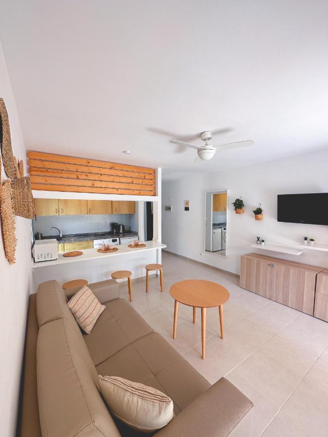 Seaside Apartment Corralejo : A Cozy Holiday Home In A Peaceful Well Located Green Complex المظهر الخارجي الصورة